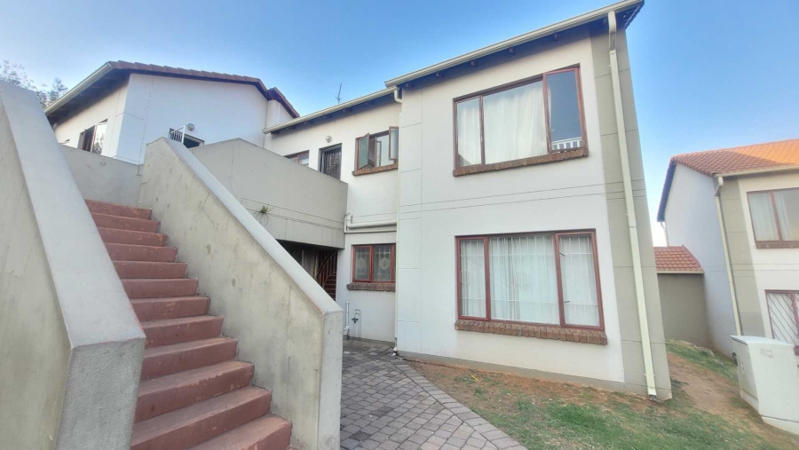 2 Bedroom Property for Sale in Mondeor Gauteng