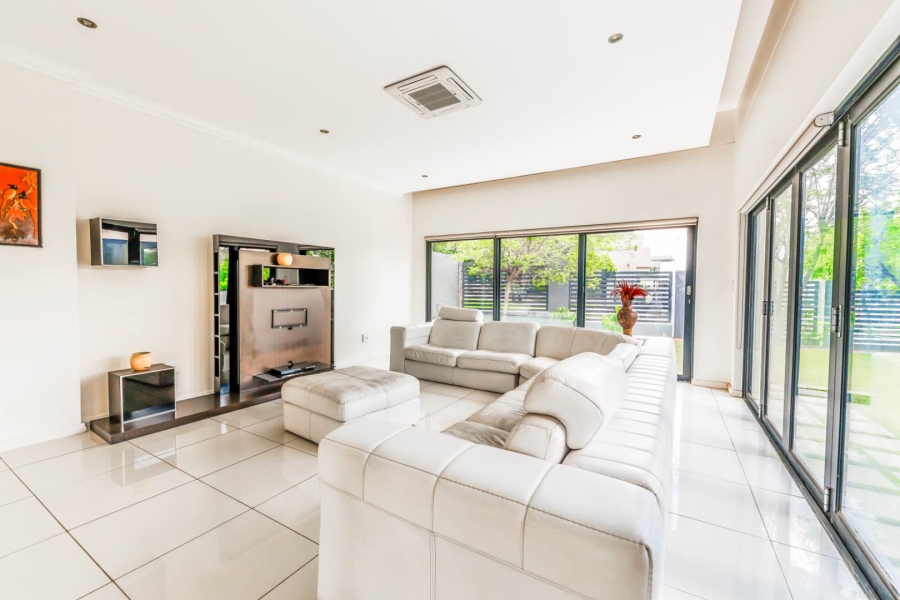 4 Bedroom Property for Sale in Helderfontein Estate Gauteng