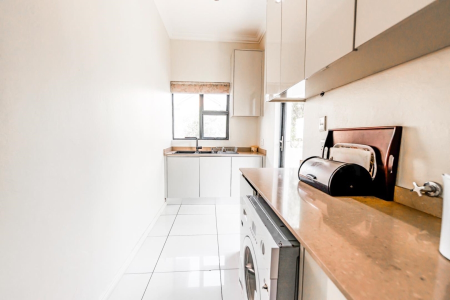 4 Bedroom Property for Sale in Helderfontein Estate Gauteng