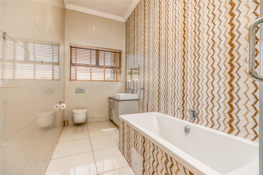 4 Bedroom Property for Sale in Helderfontein Estate Gauteng