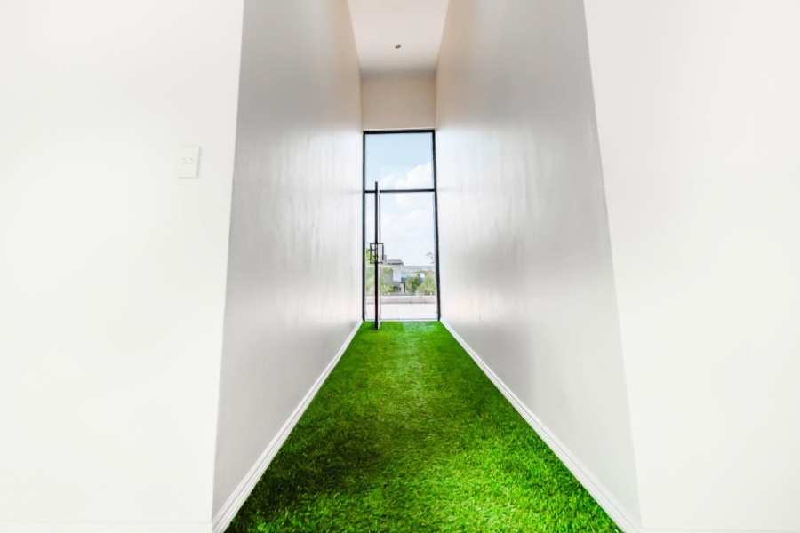 4 Bedroom Property for Sale in Helderfontein Estate Gauteng