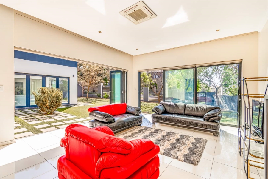 4 Bedroom Property for Sale in Helderfontein Estate Gauteng