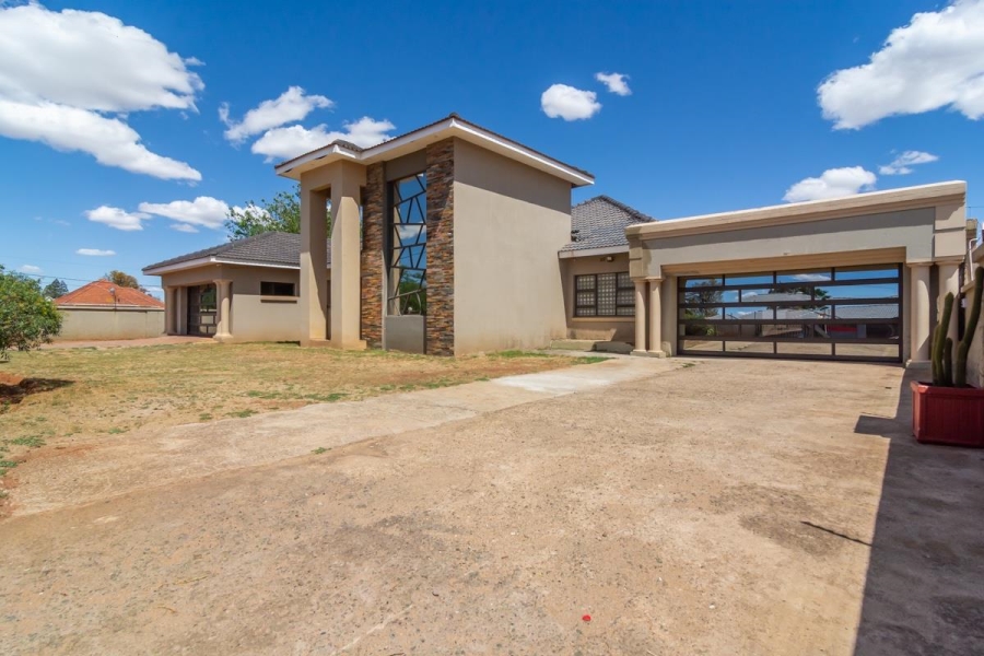 4 Bedroom Property for Sale in Westonaria Gauteng