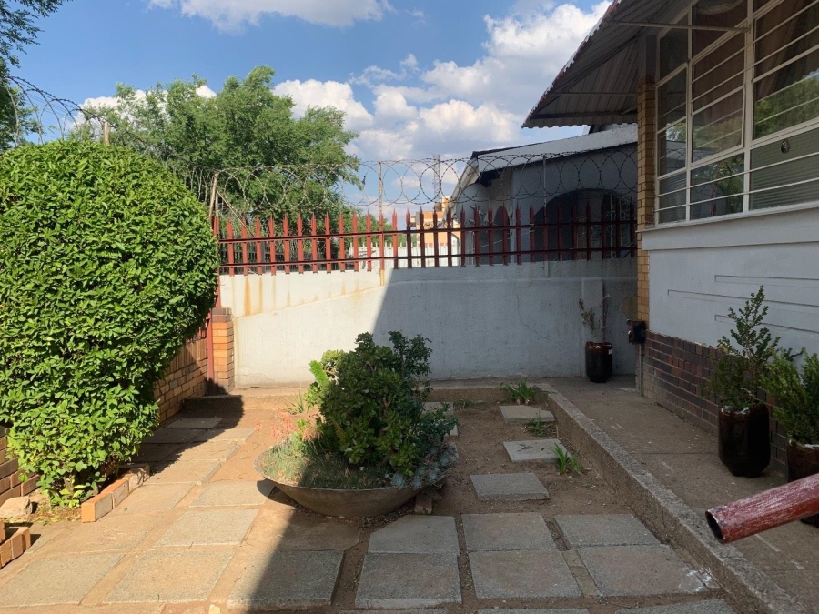 1 Bedroom Property for Sale in Kenilworth Gauteng
