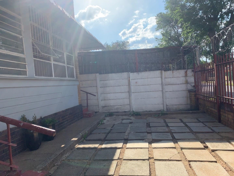 1 Bedroom Property for Sale in Kenilworth Gauteng