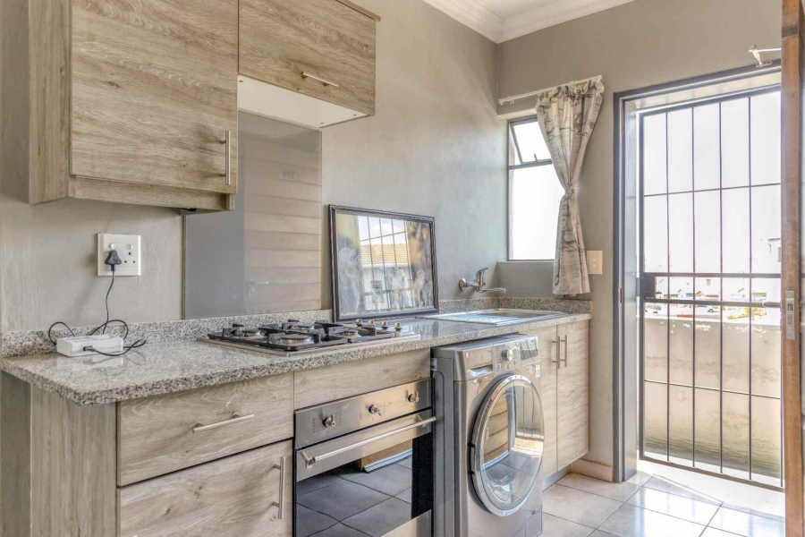 2 Bedroom Property for Sale in Noordwyk Gauteng