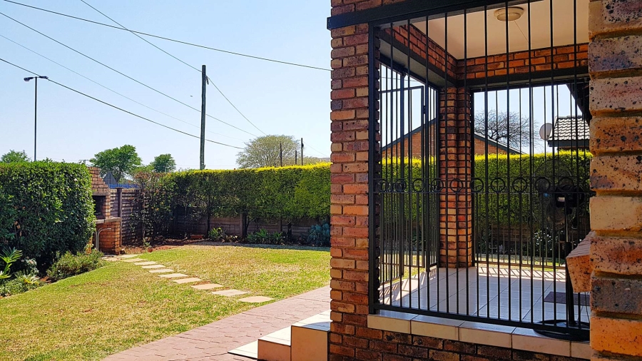3 Bedroom Property for Sale in East Lynne Gauteng