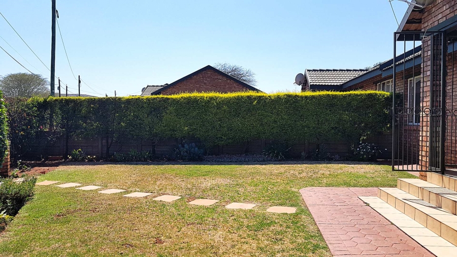 3 Bedroom Property for Sale in East Lynne Gauteng