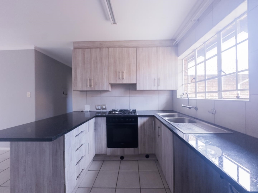 To Let 3 Bedroom Property for Rent in Garsfontein Gauteng