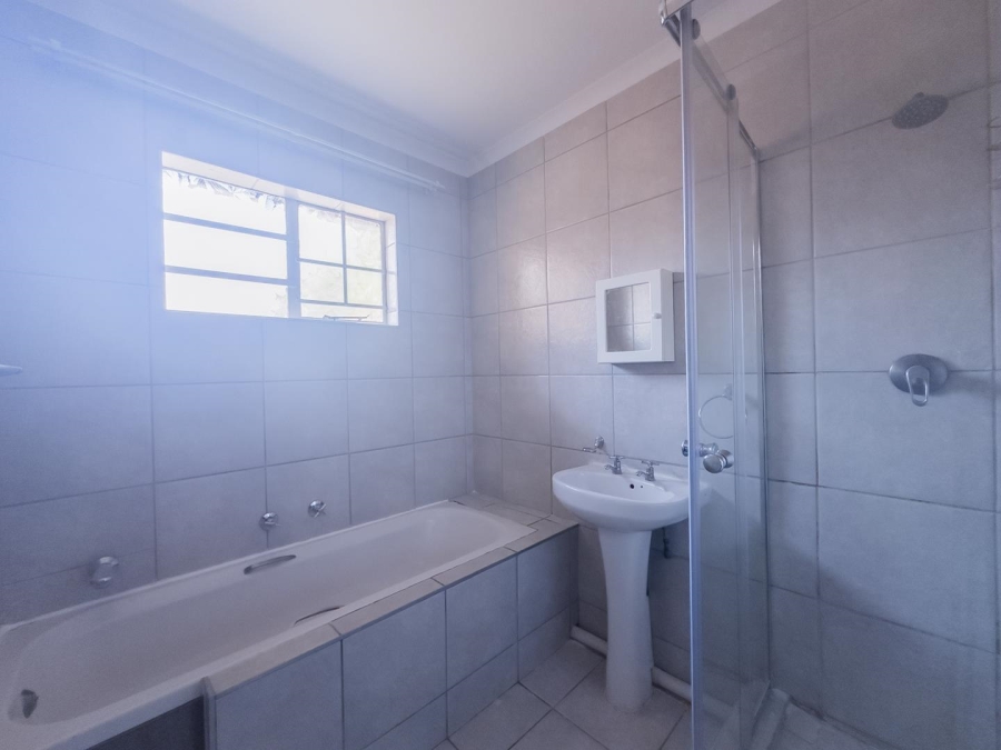 To Let 3 Bedroom Property for Rent in Garsfontein Gauteng