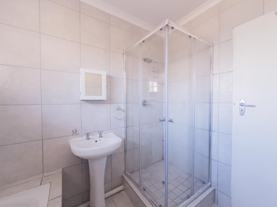 To Let 3 Bedroom Property for Rent in Garsfontein Gauteng