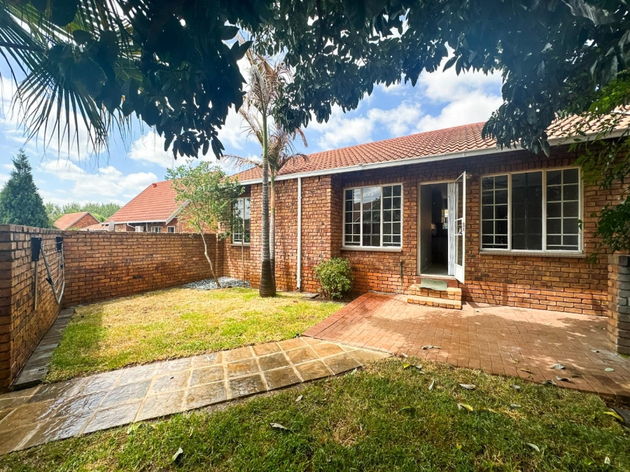 To Let 3 Bedroom Property for Rent in Garsfontein Gauteng