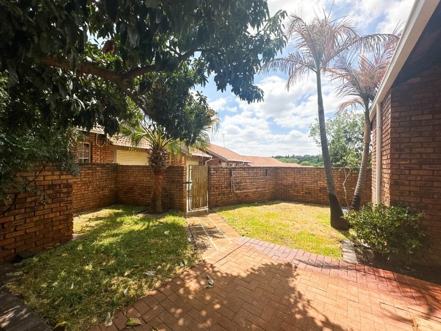 To Let 3 Bedroom Property for Rent in Garsfontein Gauteng
