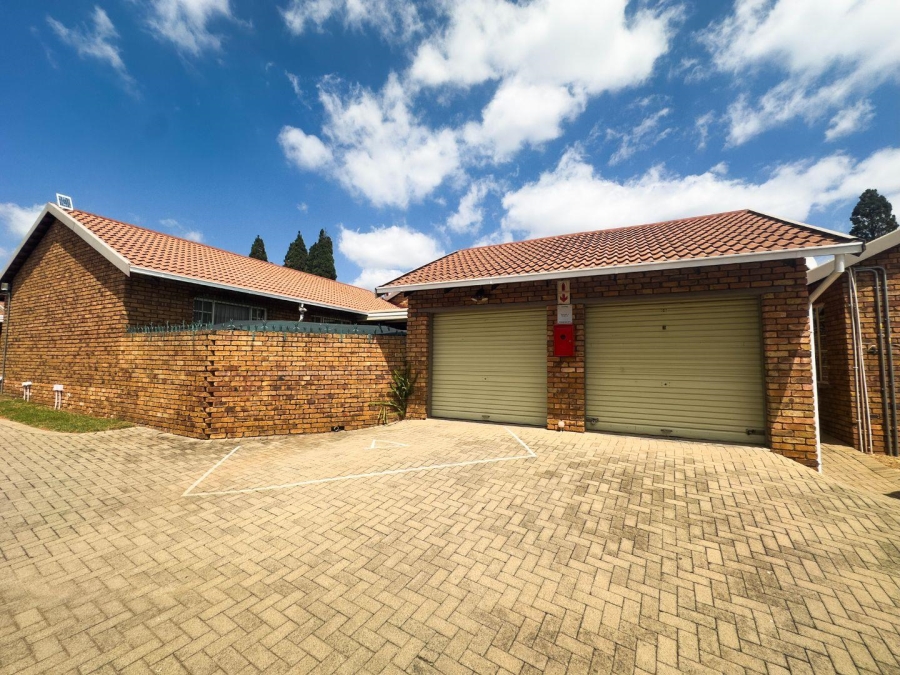 To Let 3 Bedroom Property for Rent in Garsfontein Gauteng