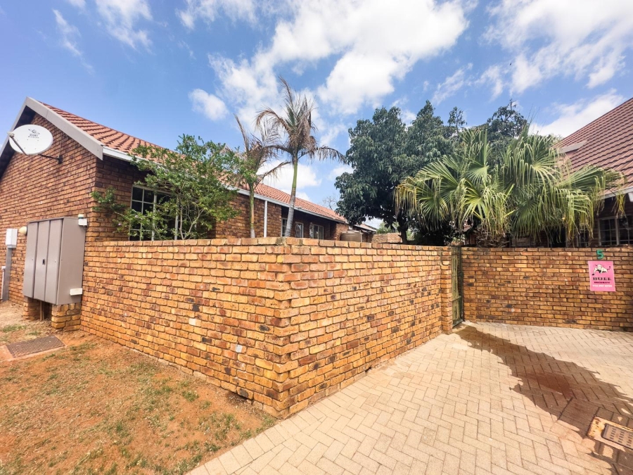 To Let 3 Bedroom Property for Rent in Garsfontein Gauteng