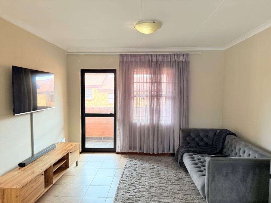 2 Bedroom Property for Sale in Erand Gardens Gauteng