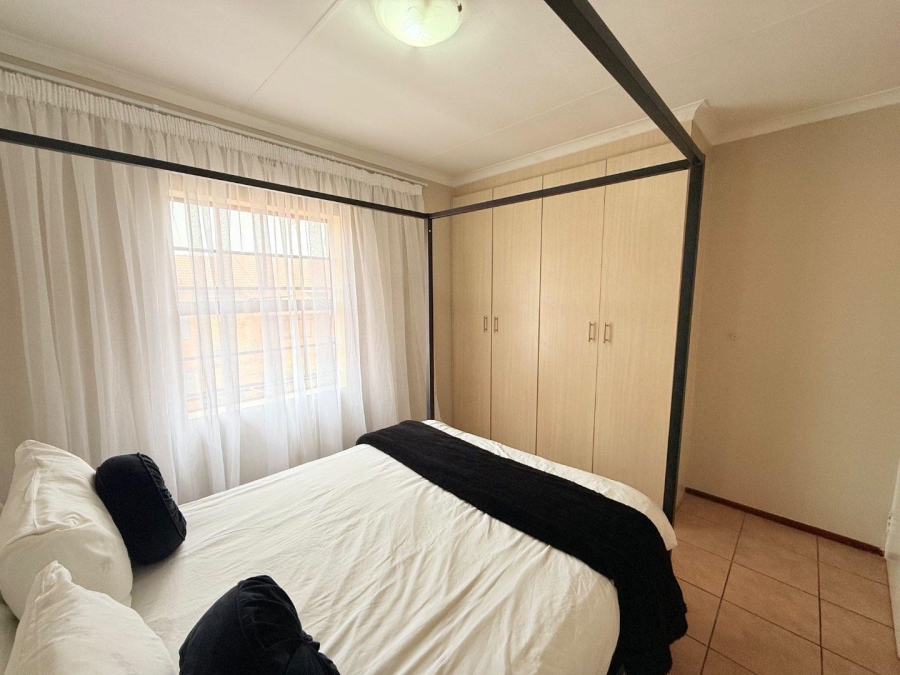 2 Bedroom Property for Sale in Erand Gardens Gauteng