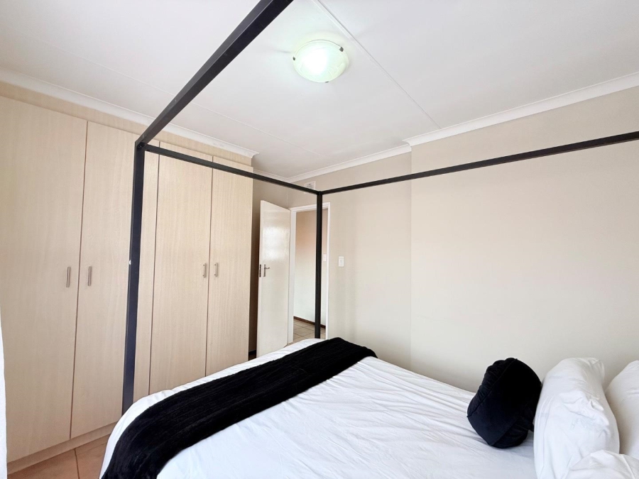 2 Bedroom Property for Sale in Erand Gardens Gauteng