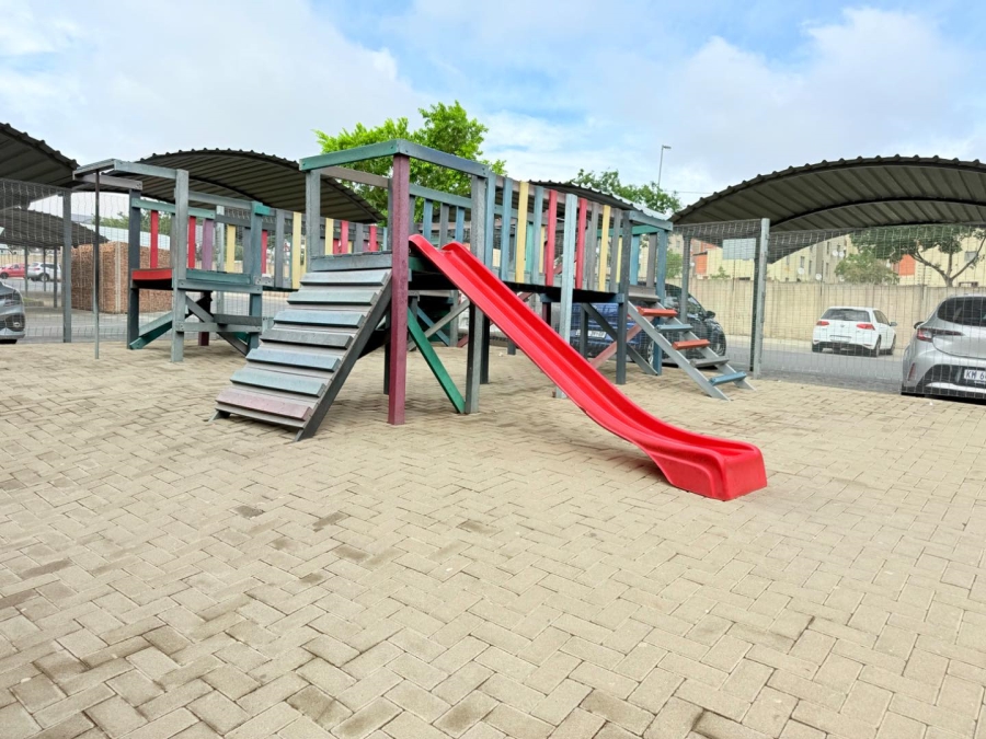 2 Bedroom Property for Sale in Erand Gardens Gauteng