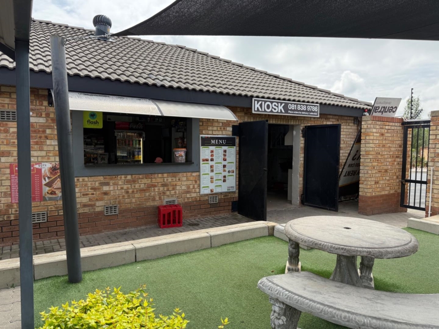 2 Bedroom Property for Sale in Erand Gardens Gauteng