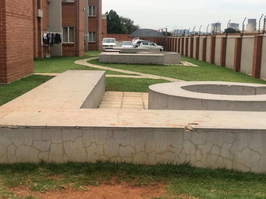 2 Bedroom Property for Sale in Esther Park Gauteng