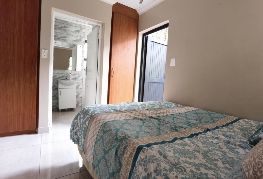 5 Bedroom Property for Sale in Blue Valley Golf Estate Gauteng