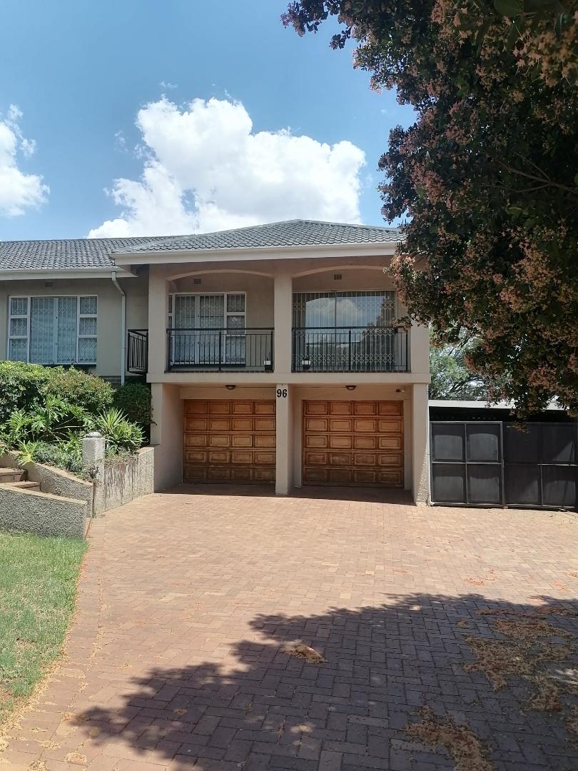 3 Bedroom Property for Sale in Oakdene Gauteng