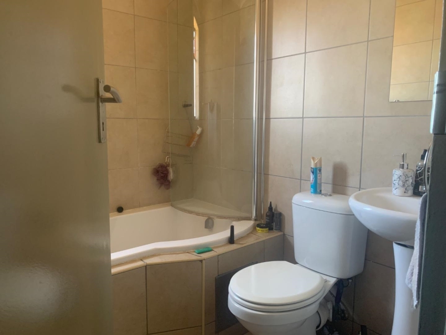 2 Bedroom Property for Sale in Alveda Park Gauteng