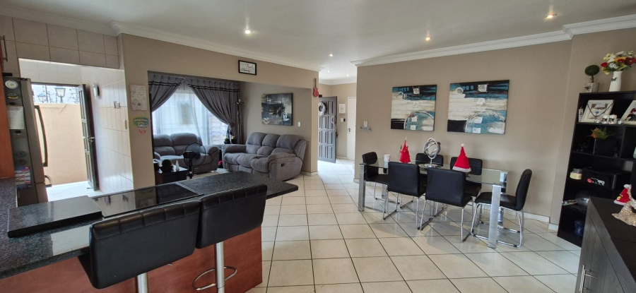 3 Bedroom Property for Sale in New Redruth Gauteng