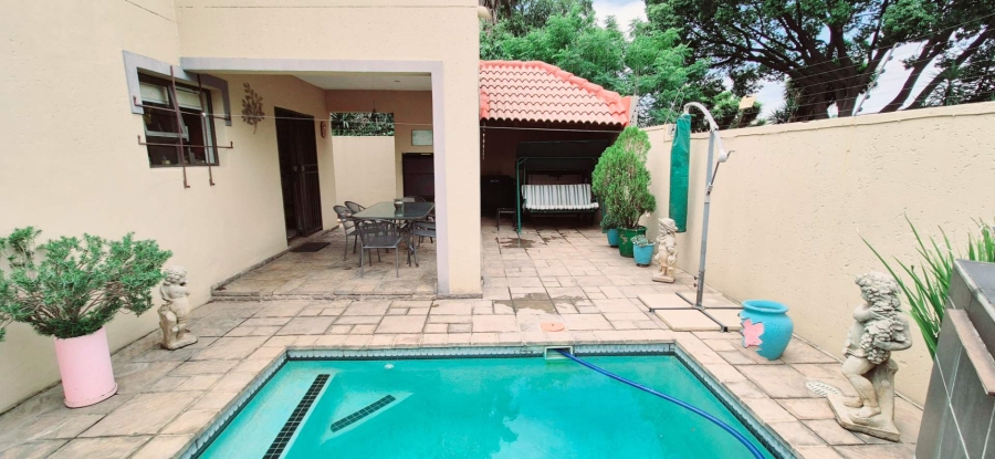 3 Bedroom Property for Sale in New Redruth Gauteng