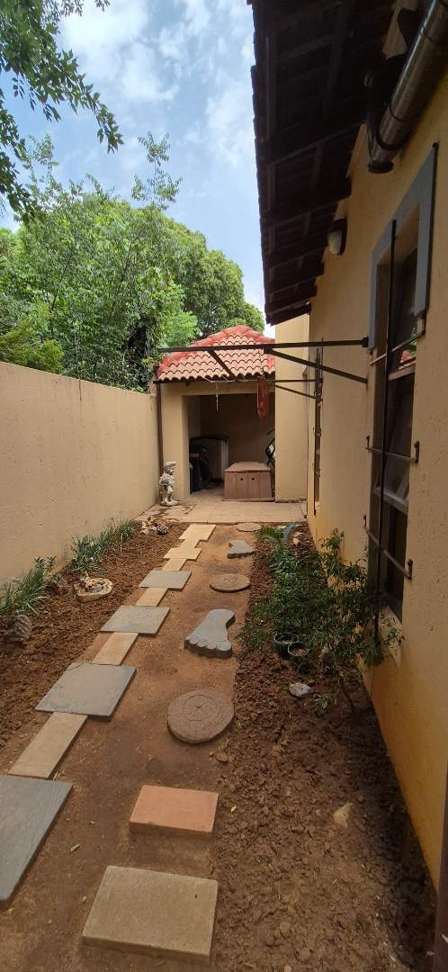3 Bedroom Property for Sale in New Redruth Gauteng