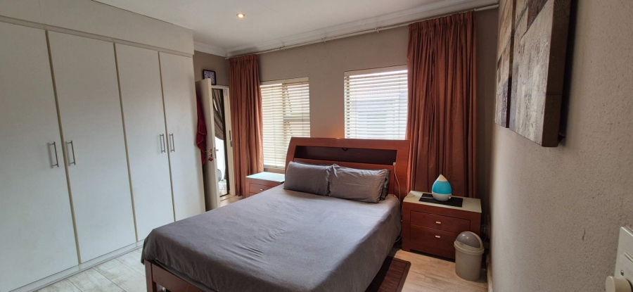3 Bedroom Property for Sale in New Redruth Gauteng