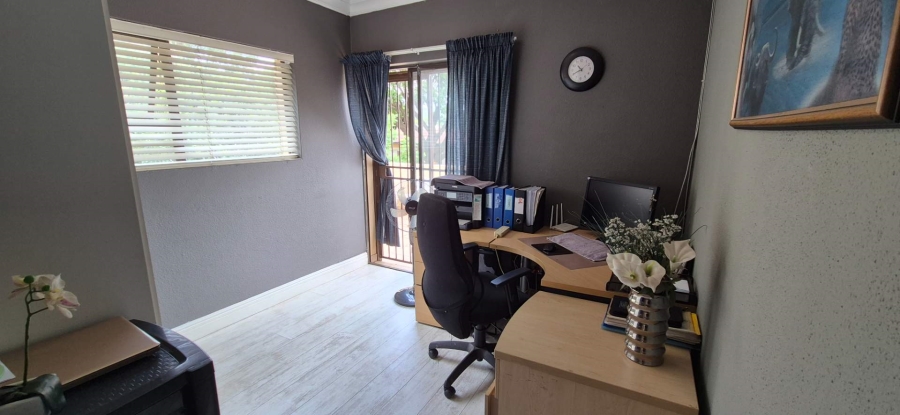 3 Bedroom Property for Sale in New Redruth Gauteng