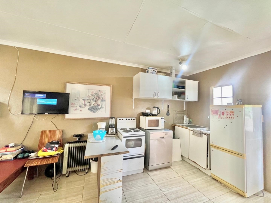 1 Bedroom Property for Sale in Kew Gauteng