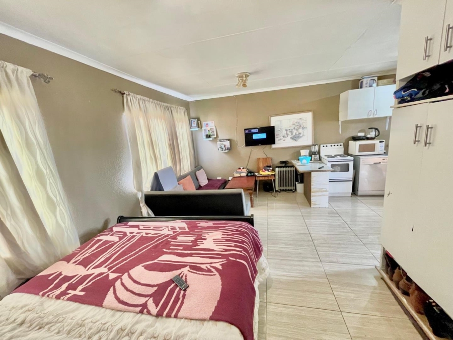 1 Bedroom Property for Sale in Kew Gauteng