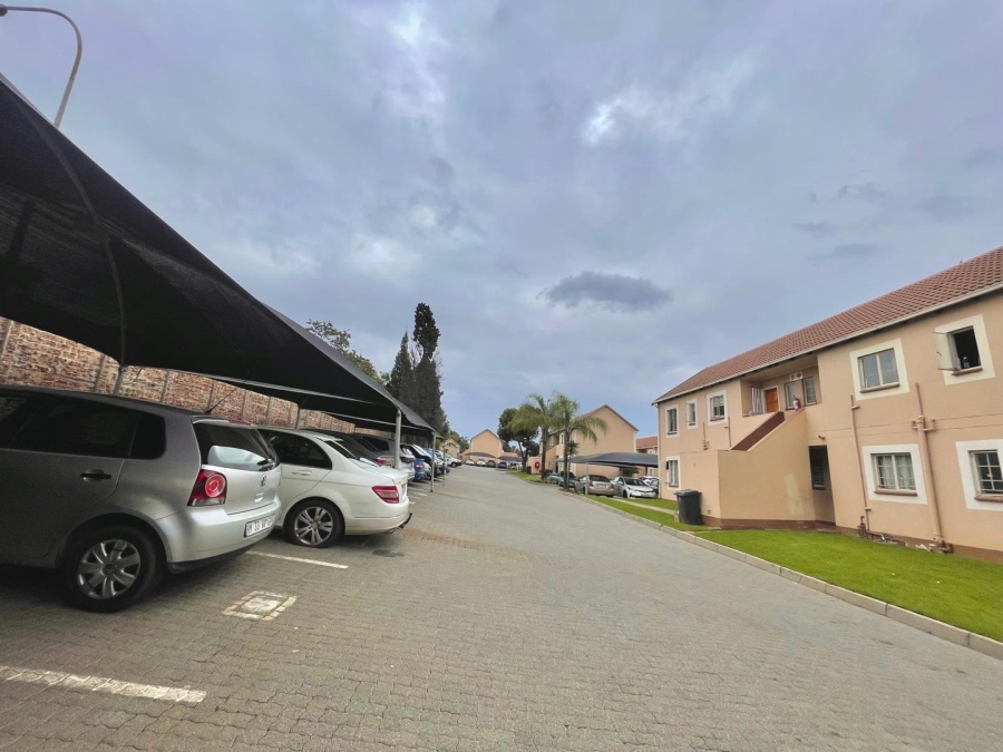 1 Bedroom Property for Sale in Kew Gauteng