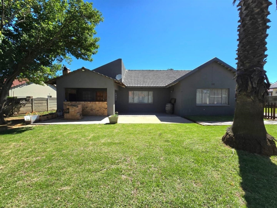 3 Bedroom Property for Sale in General Albertspark Gauteng