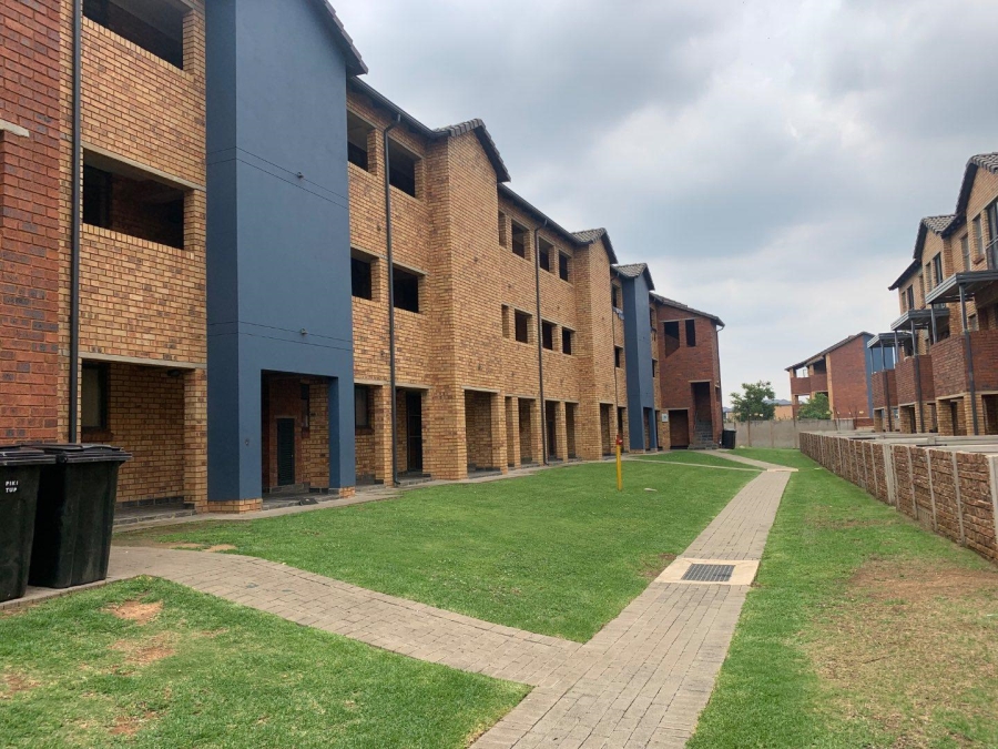 2 Bedroom Property for Sale in Alveda Park Gauteng
