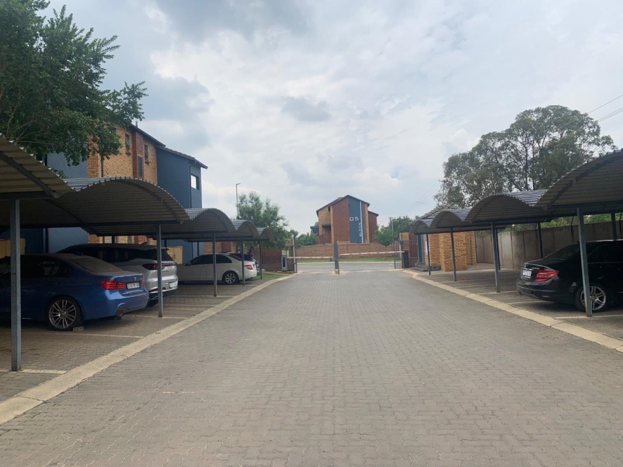 2 Bedroom Property for Sale in Alveda Park Gauteng
