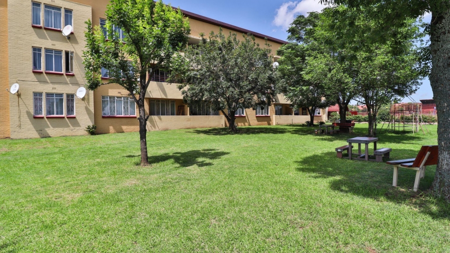 1 Bedroom Property for Sale in Lambton Gauteng