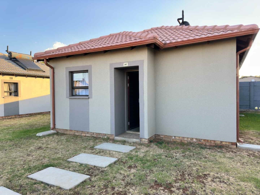 2 Bedroom Property for Sale in Tanganani Gauteng