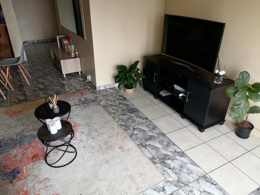 2 Bedroom Property for Sale in Sunnyside Gauteng