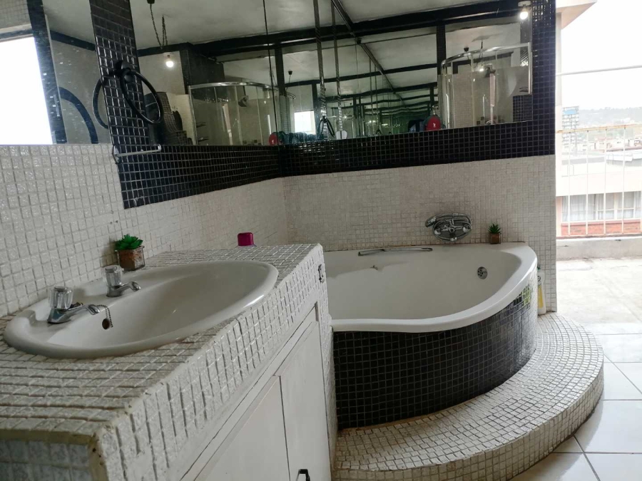 2 Bedroom Property for Sale in Sunnyside Gauteng