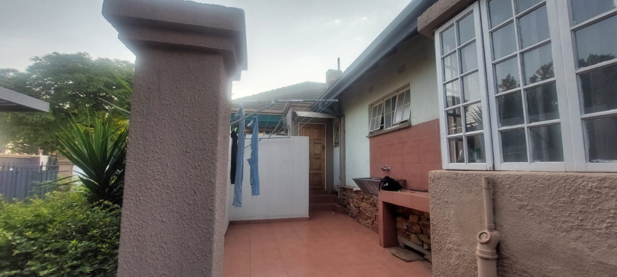 To Let 2 Bedroom Property for Rent in Brackenhurst Gauteng