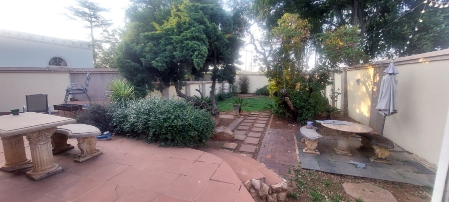 To Let 2 Bedroom Property for Rent in Brackenhurst Gauteng