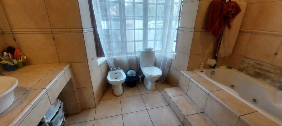 To Let 2 Bedroom Property for Rent in Brackenhurst Gauteng