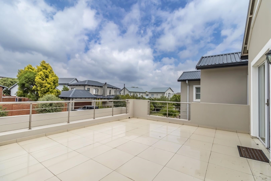 4 Bedroom Property for Sale in Waterfall Country Village Gauteng