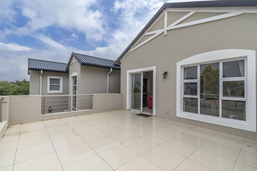 4 Bedroom Property for Sale in Waterfall Country Village Gauteng