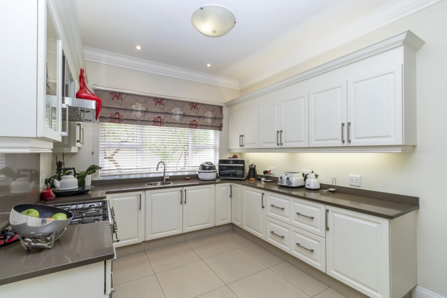 4 Bedroom Property for Sale in Waterfall Country Village Gauteng