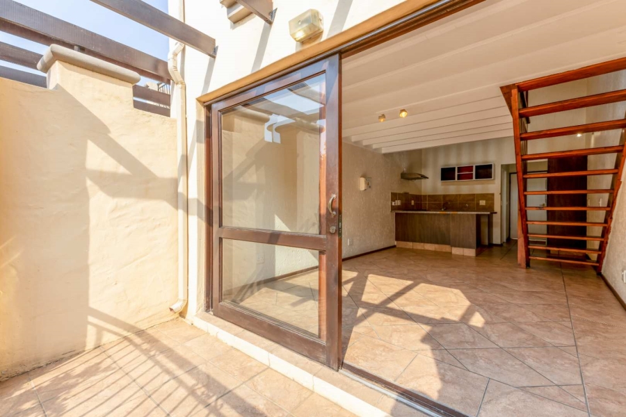 1 Bedroom Property for Sale in Lonehill Gauteng